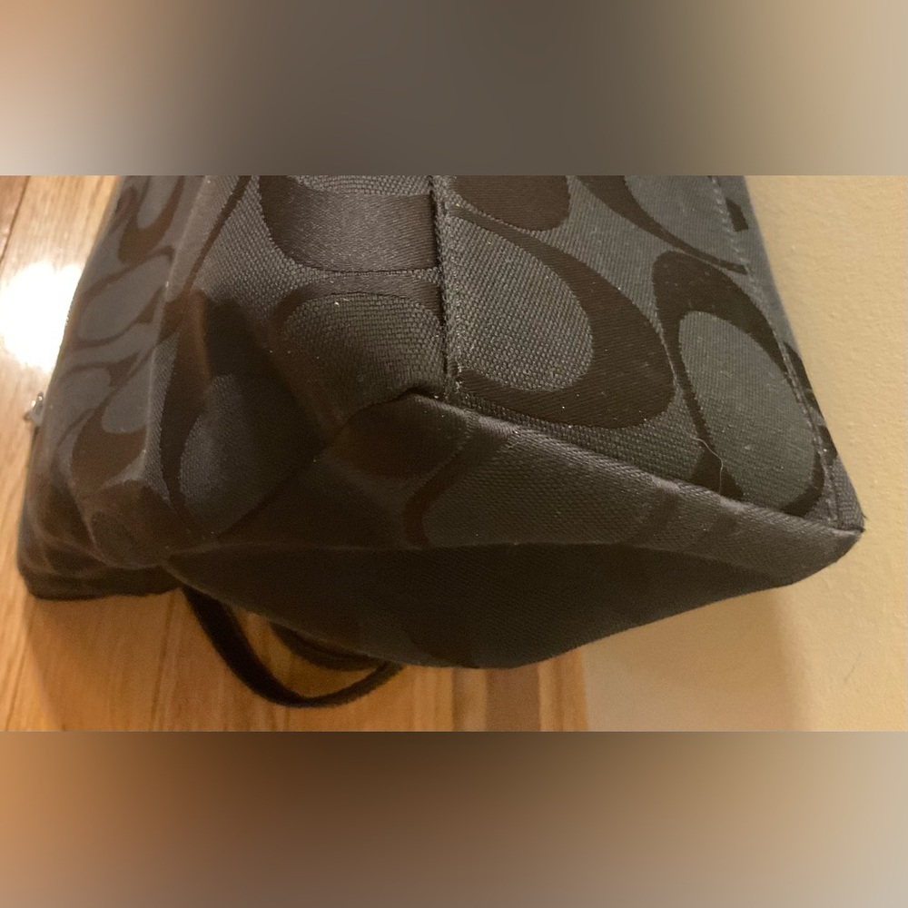 EUC!! COACH Tote/Handbag With Dustbag! - Picture 8 of 15